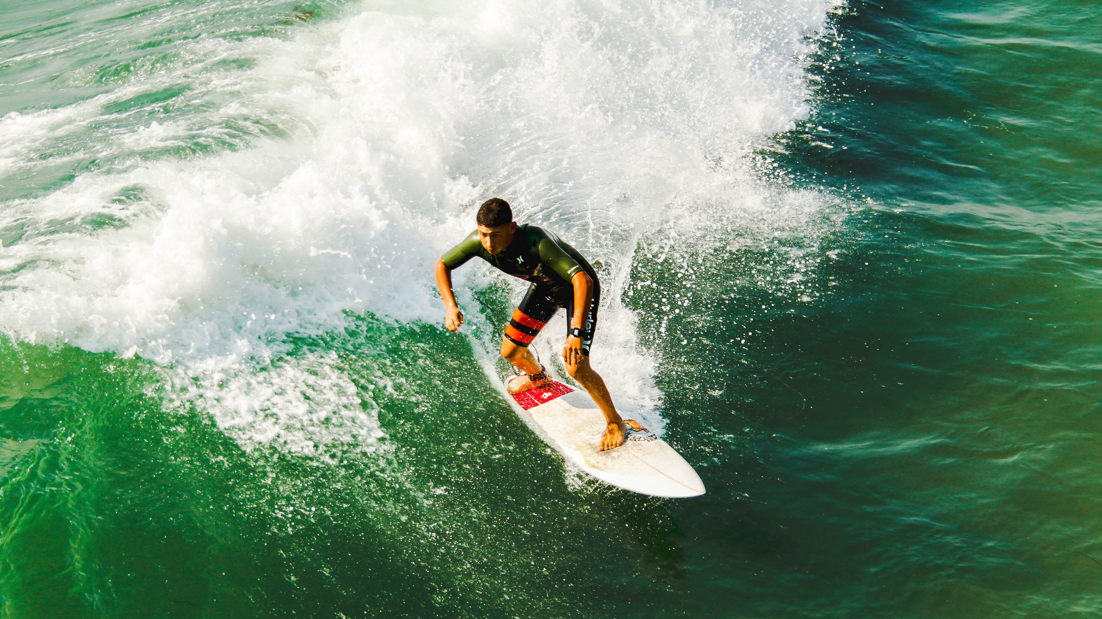 英超“不会说谎”的比赛：逆境中的传奇瞬间