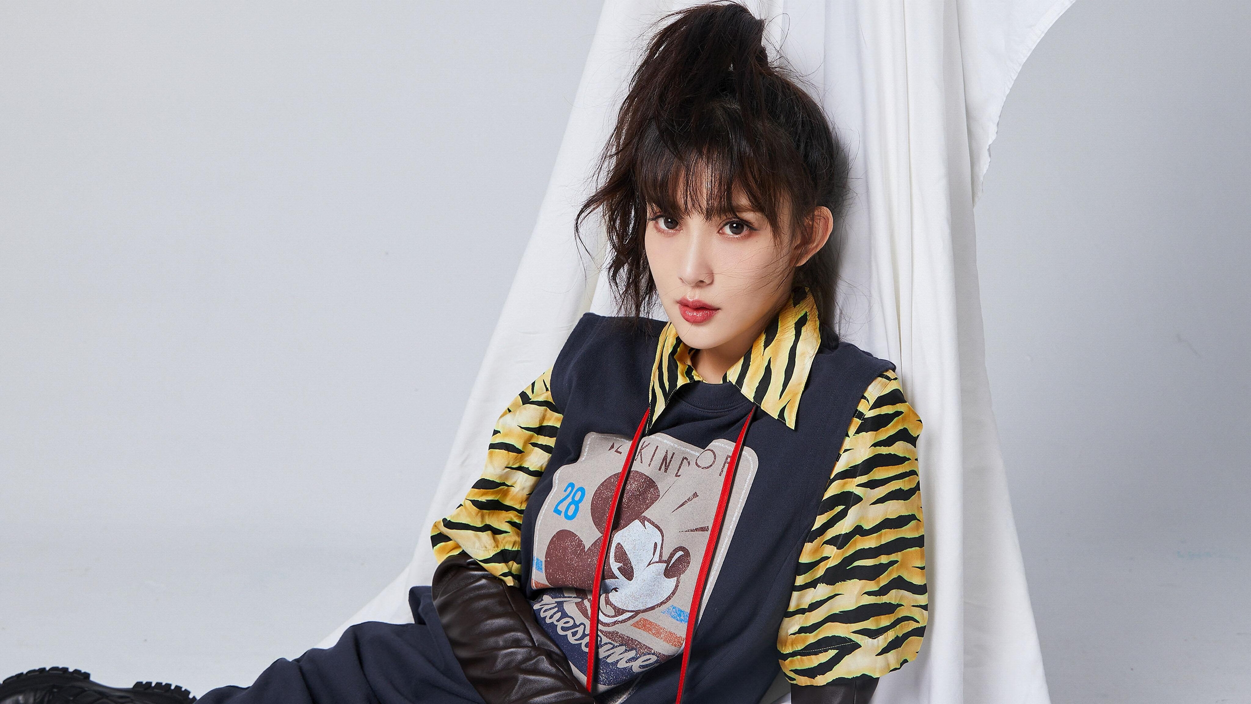 九游APP官网-_退役运动员转型：从球场到教练、解说席_，健美运动员席鑫