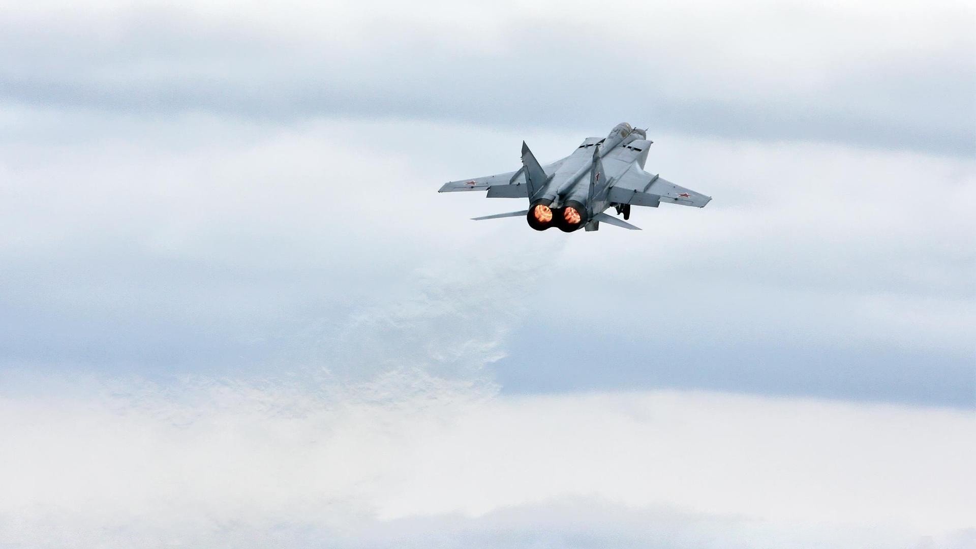 ““火拼到底”!攻势频繁,战术变化层出不穷”,제니 지수